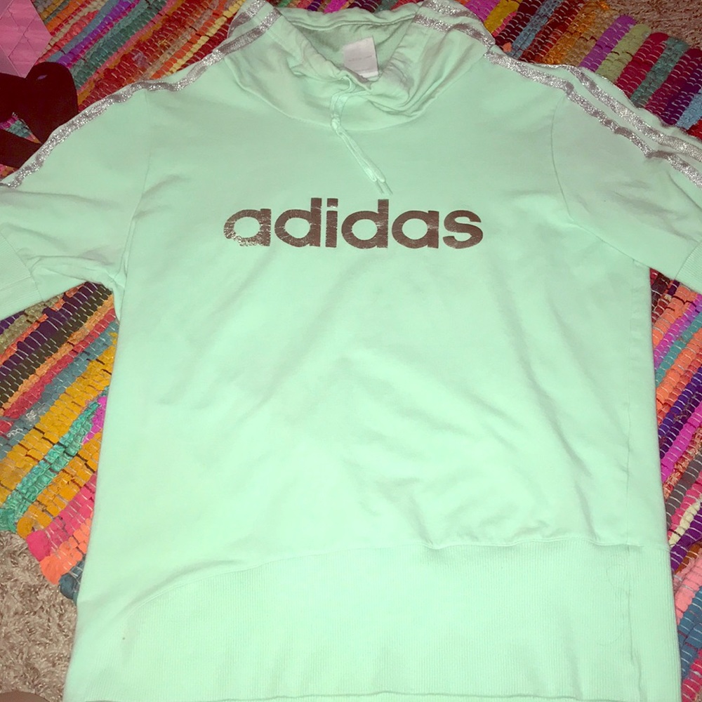 sweatshirt with half sleeves!!